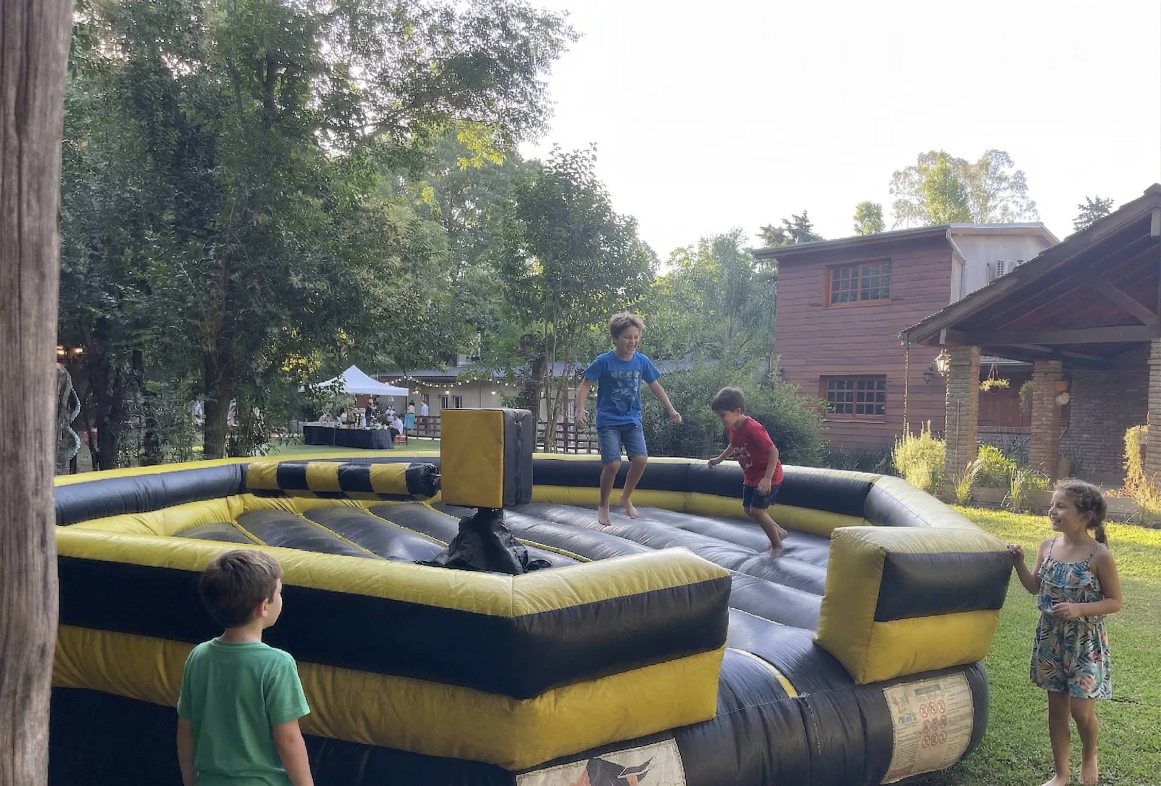 Juego inflable de reloj barredor gigante para desafíos en eventos